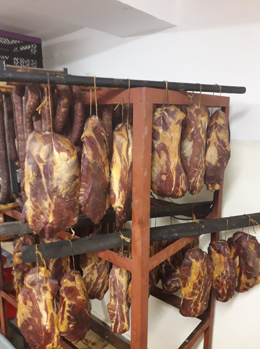 Füstölt tarja -egész